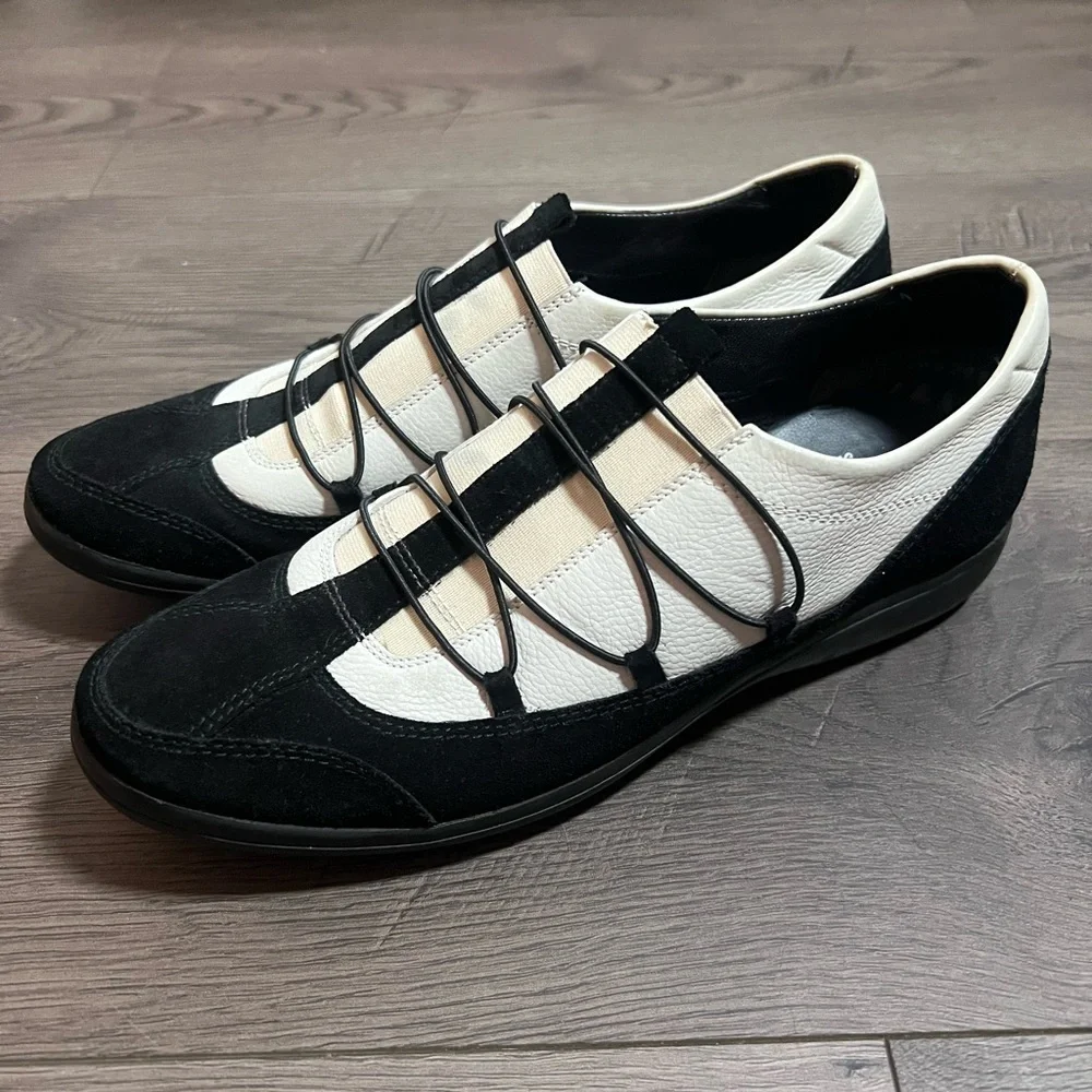 Stuart‎ Weitzman Black/Ivory SlipOn Suede Leather Sneaker Stretch Rallypipe
